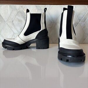 Tory Burch Size 8.5M White Pull On Chelsea Boot Ankle Bootie Lug Sole Combat